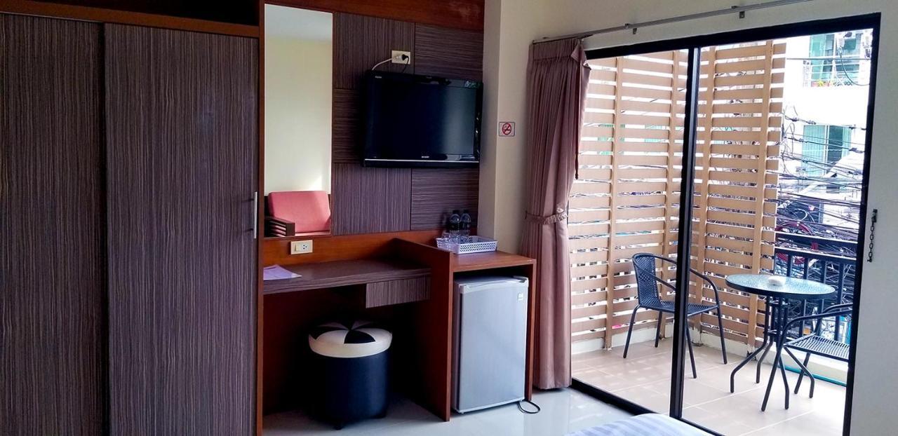 Kanpai Hotel Patong Екстер'єр фото